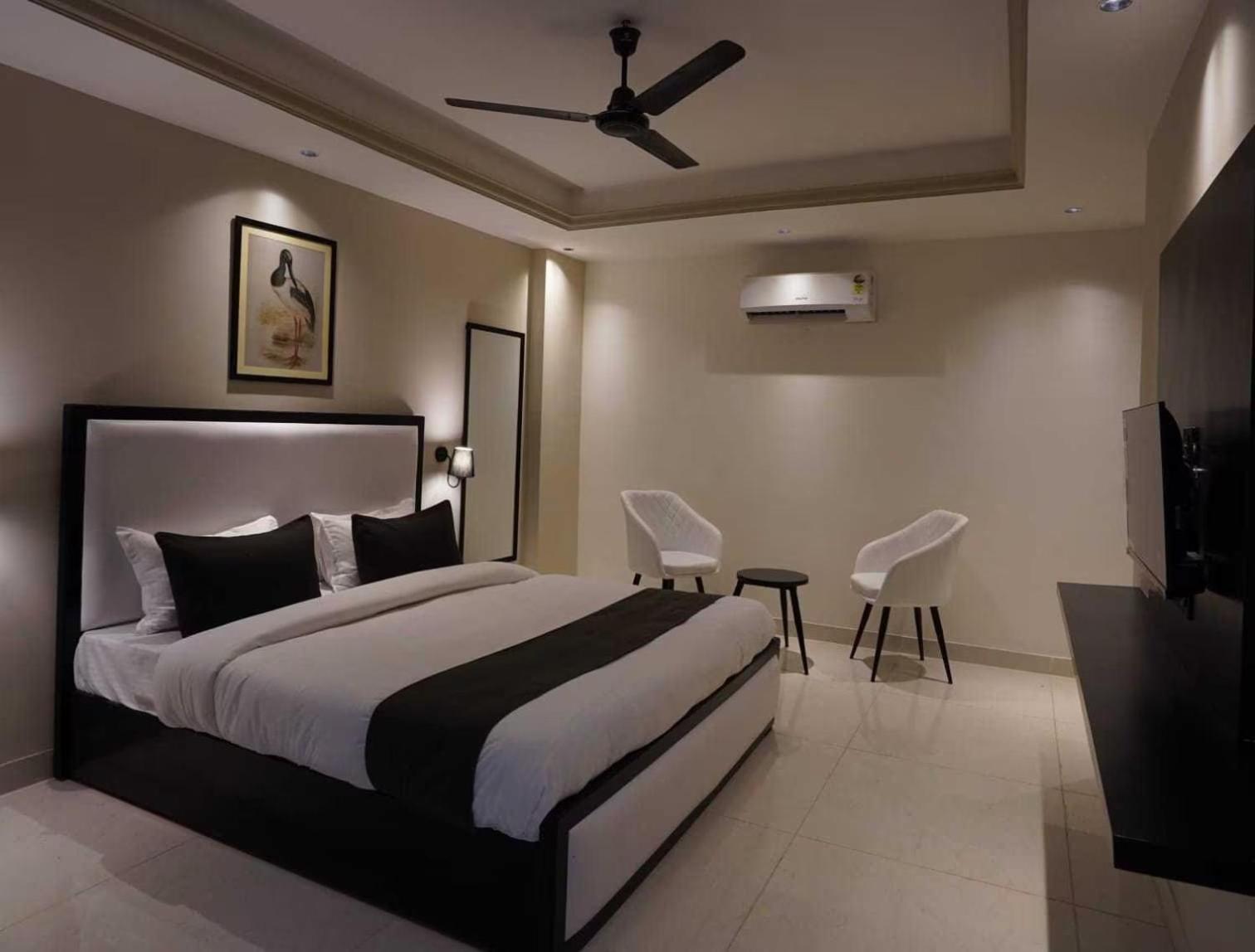 Hotel Grand Max Marina Plaza 4*