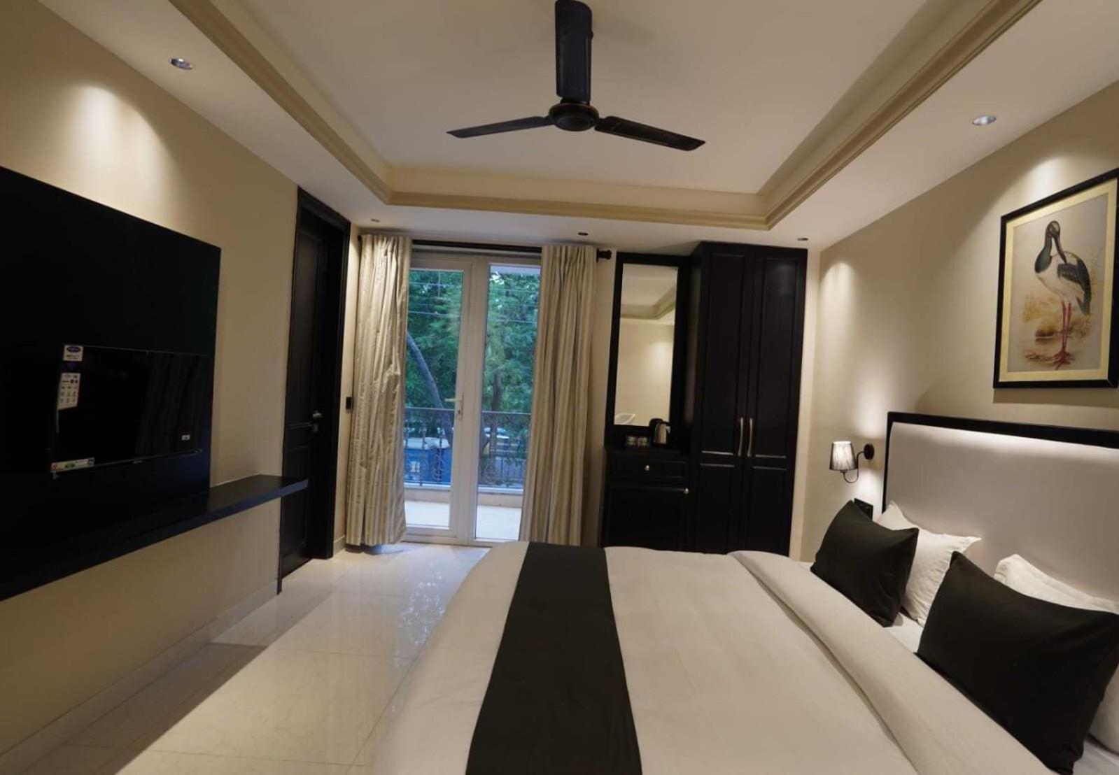 Hotel Grand Max Marina Plaza New Delhi